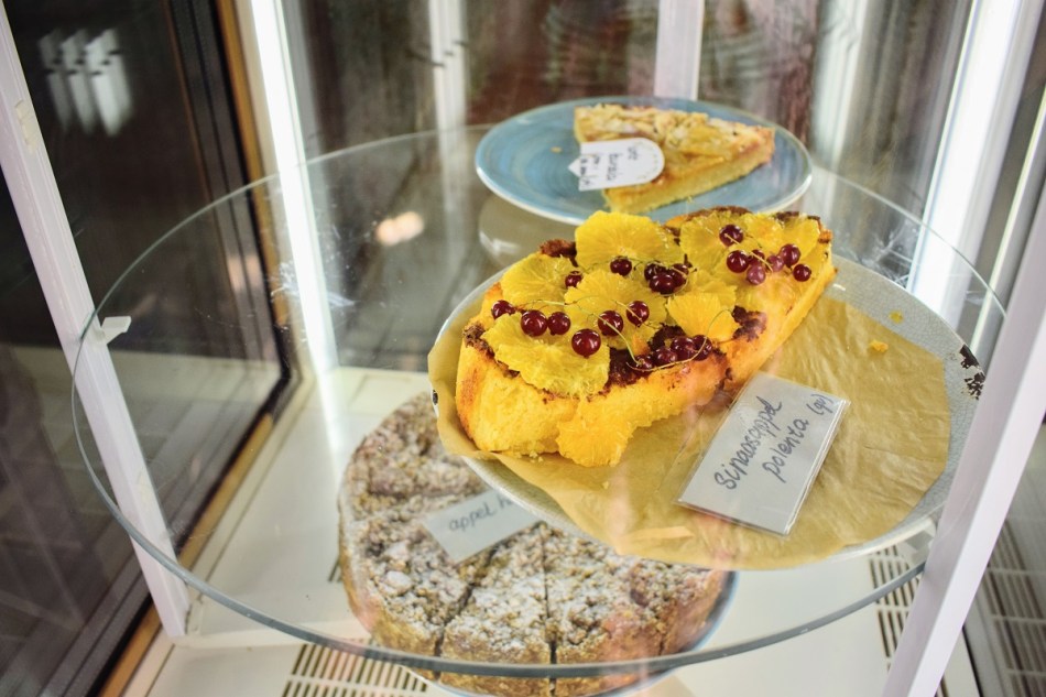 Meisje Koffieschenk hotspot Enschede (6)